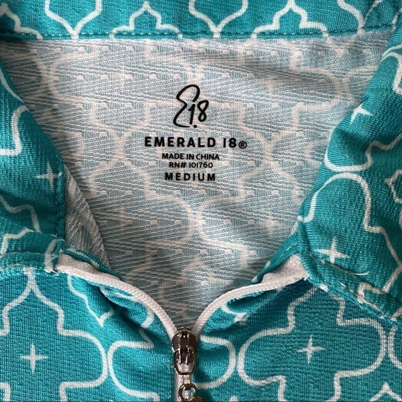 Emerald 18 Short Sleeve Top. Size Medium - Picture 5 of 6
